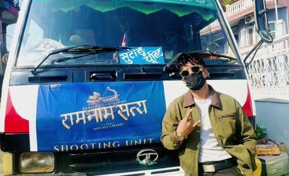 Tiktok filming team Appel au cinema Ma carriere a commenceimage 576x1024 1